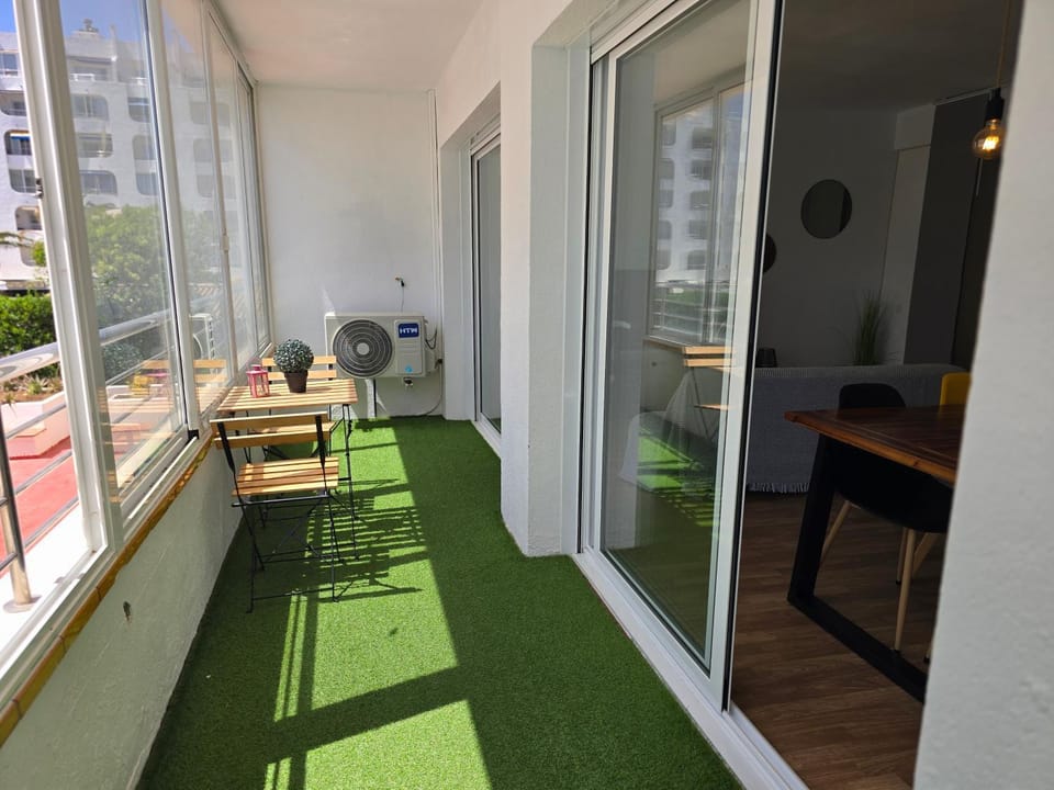 Plage 100m Vue piscine Terrasse Cosy wifi Apartment in Roses