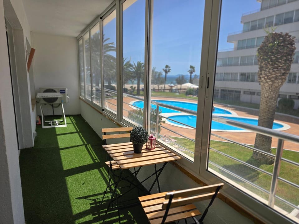 Plage 100m Vue piscine Terrasse Cosy wifi Apartment in Roses
