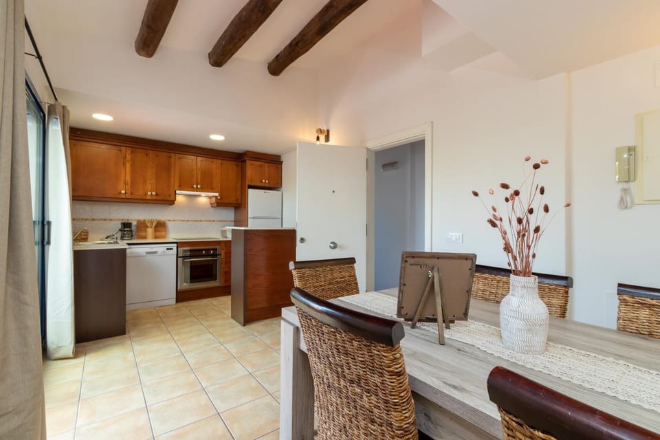 Property building, Kitchen or kitchenette, Living room