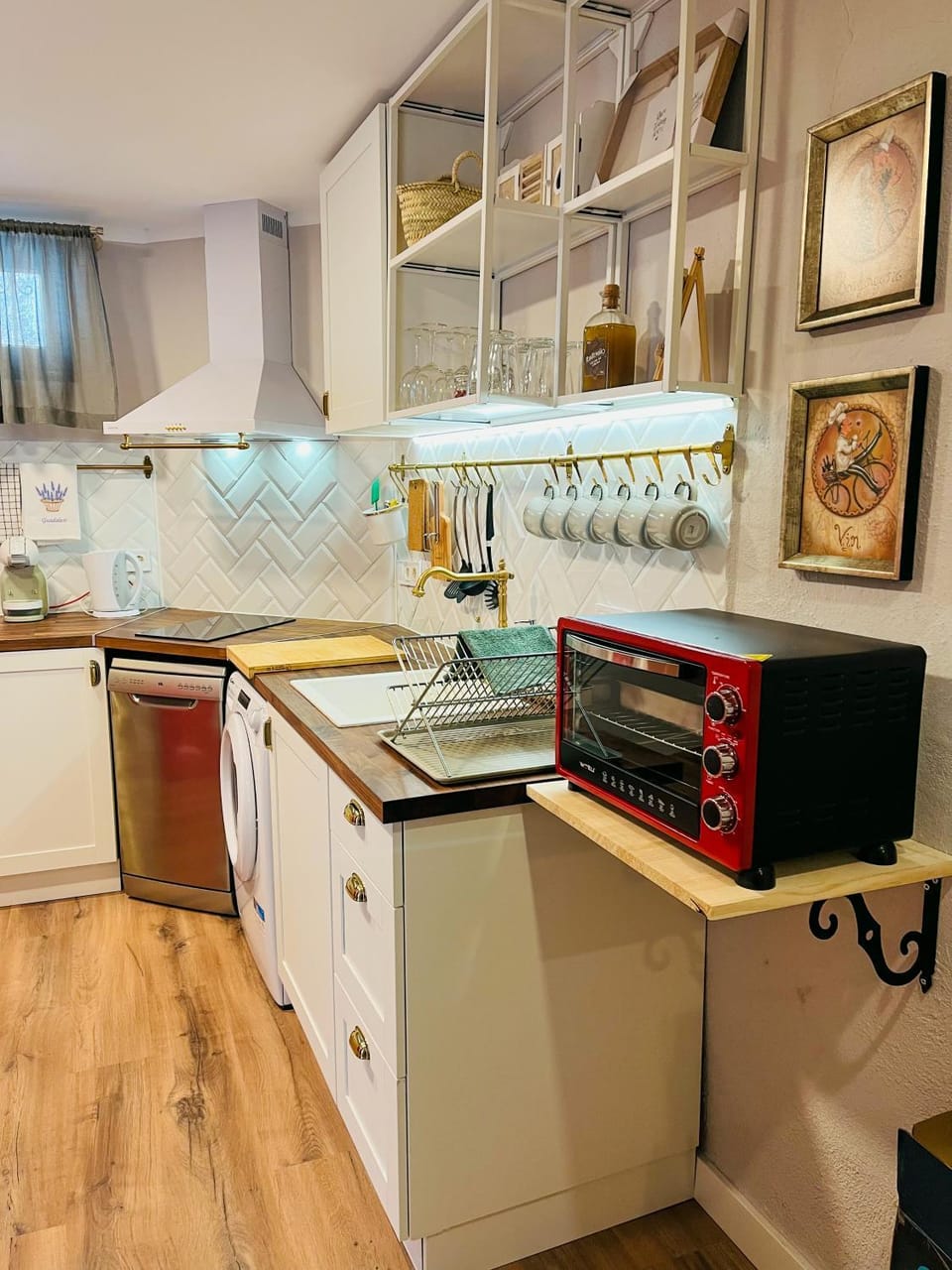 Kitchen or kitchenette, pet friendly