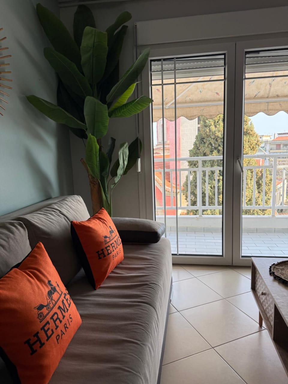 View (from property/room), Balcony/Terrace, Living room, Seating area