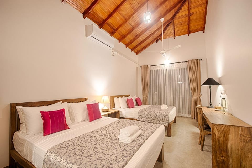 Bed, Photo of the whole room, Bedroom, air conditioner
