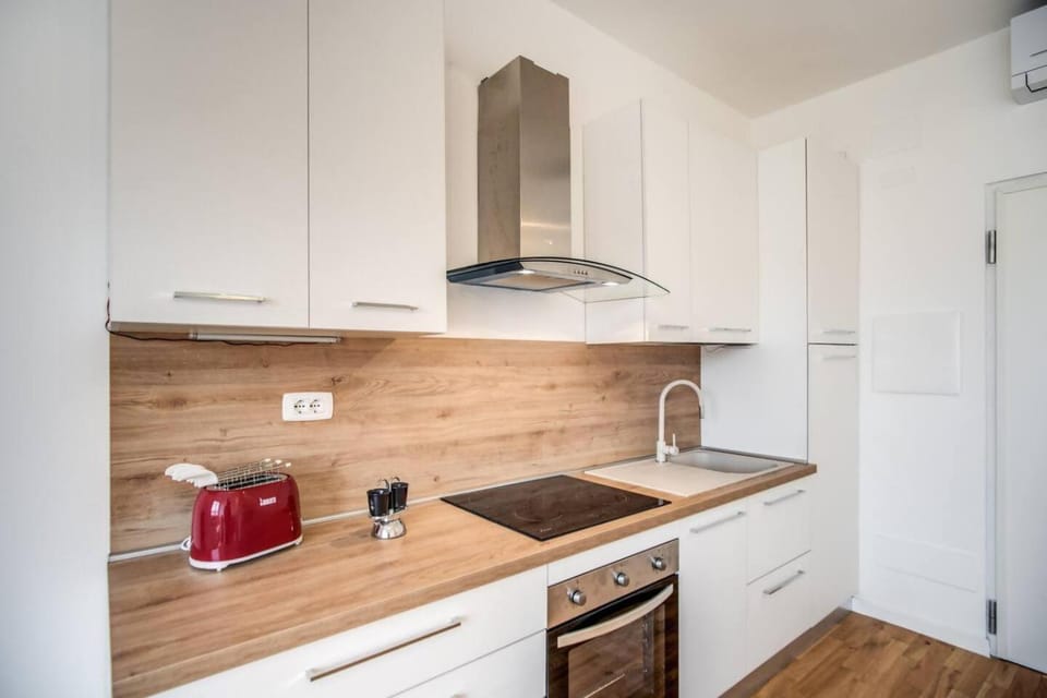 Naos Suite close Popolo Square Apartment in Rome