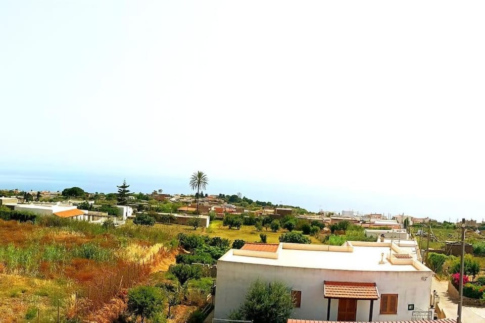 Casa Basilio con bellissima terrazza vista isole Apartment in Lipari