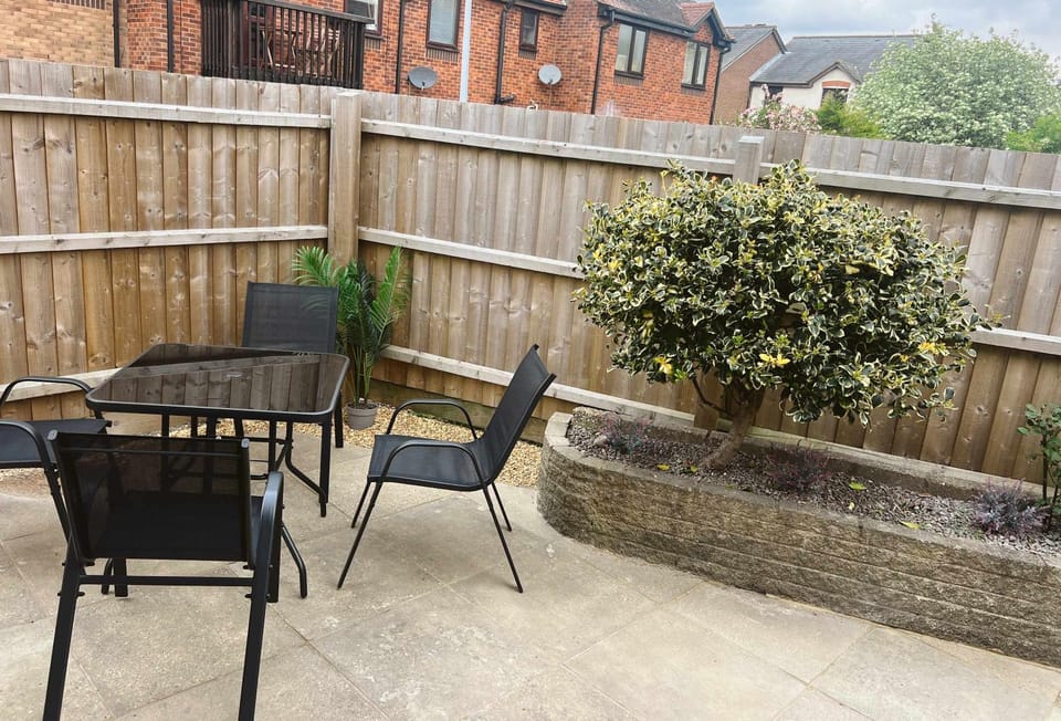 Garden, Seating area, Garden view