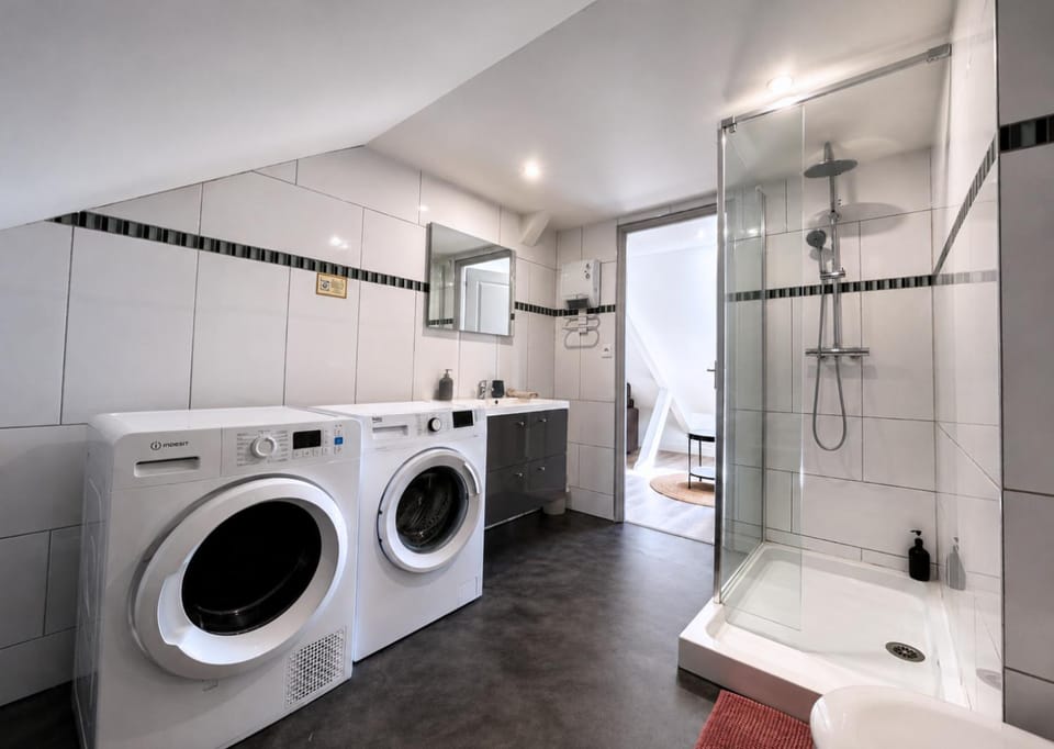 Shower, Bathroom, towels, washing machine, dryer