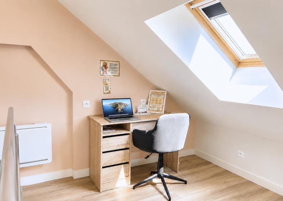 Seating area, internet