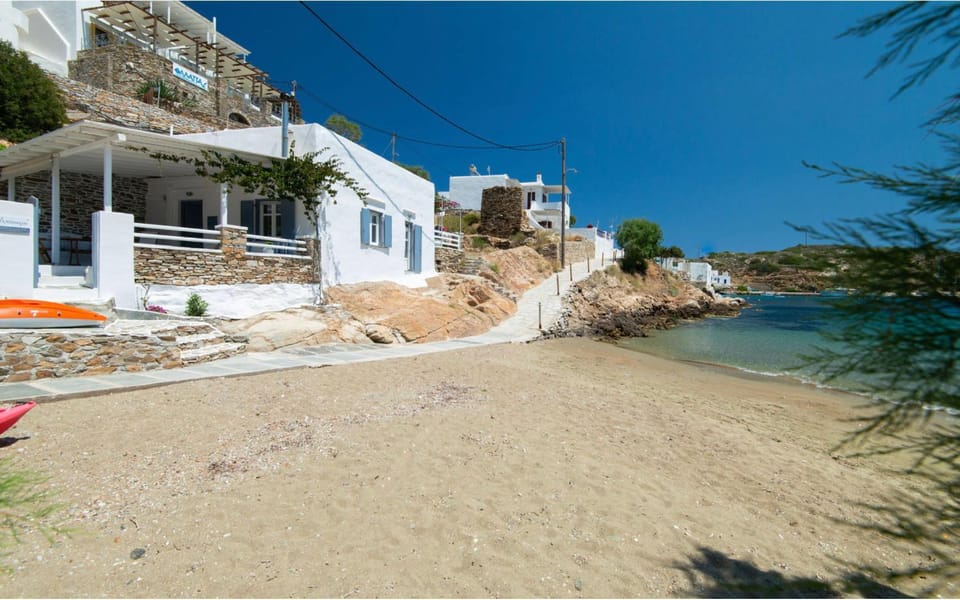 Kyma Residence House in Milos