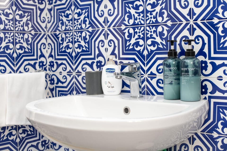 Bathroom, towels