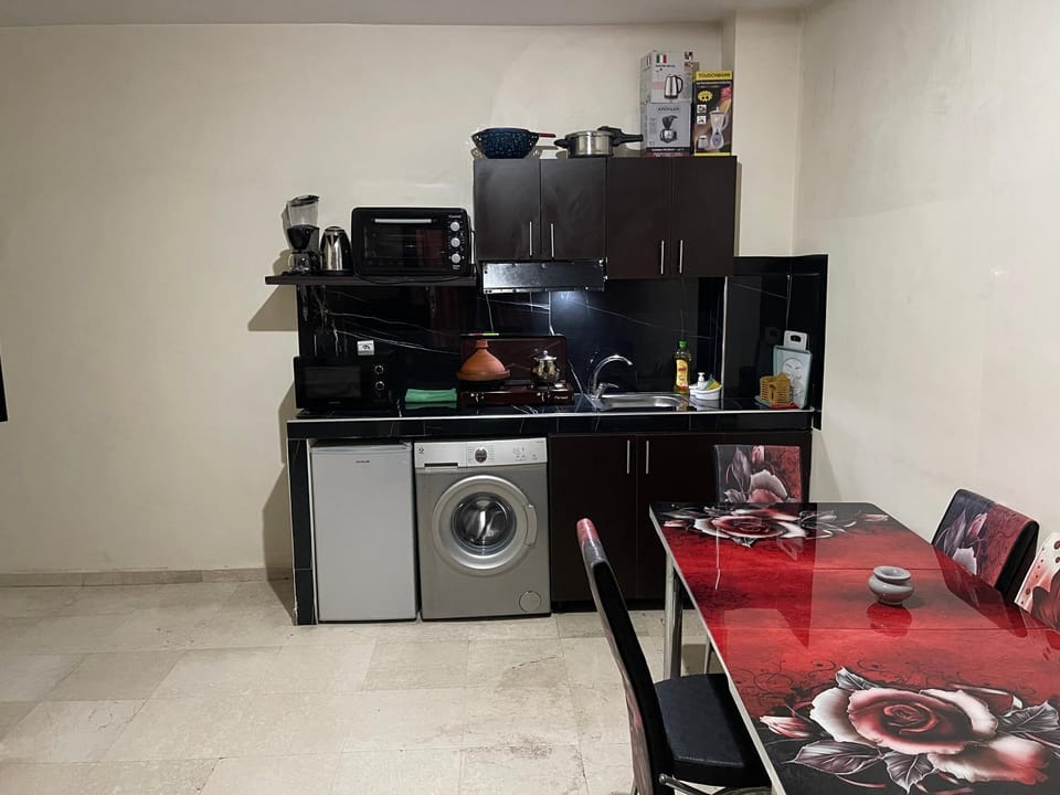 1er étage numéro 5 avec balcon POUR FAMILLE Apartment in Marrakesh