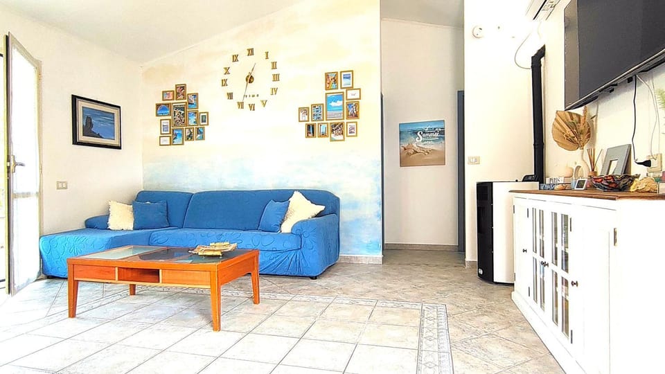 TV and multimedia, Kitchen or kitchenette, Living room