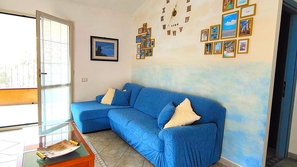 Living room, kitchen