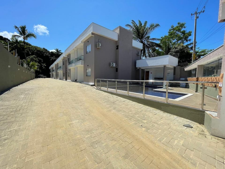 Apto charmoso, 2 quartos com PISCINA em Taperapuãn, A/C House in State of Bahia