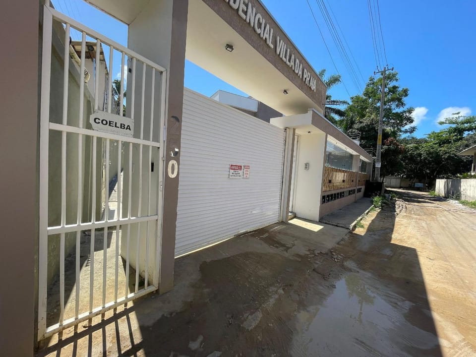 Apto charmoso, 2 quartos com PISCINA em Taperapuãn, A/C House in State of Bahia