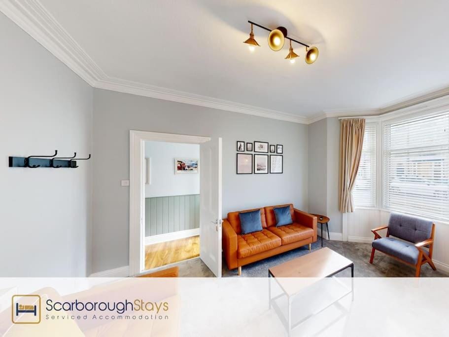 Living room, Photo of the whole room, Seating area