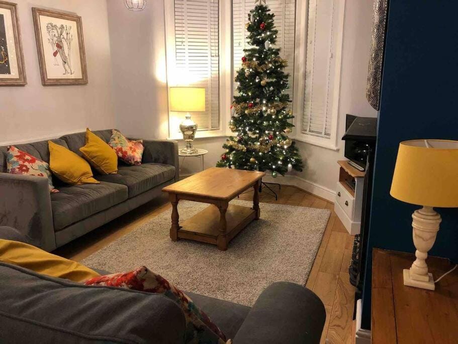 Gloucester Rd 2 mins away - Fab, new, trendy house House in Bristol