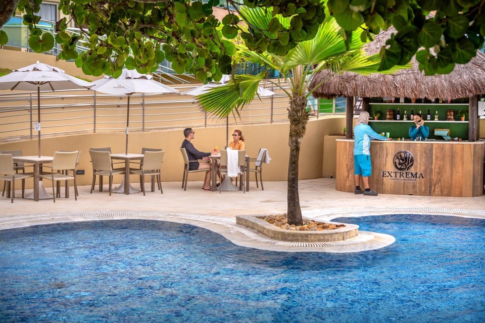 Restaurant/places to eat, Pool view, Swimming pool, Drinks, Alcoholic drinks, Non alcoholic drinks