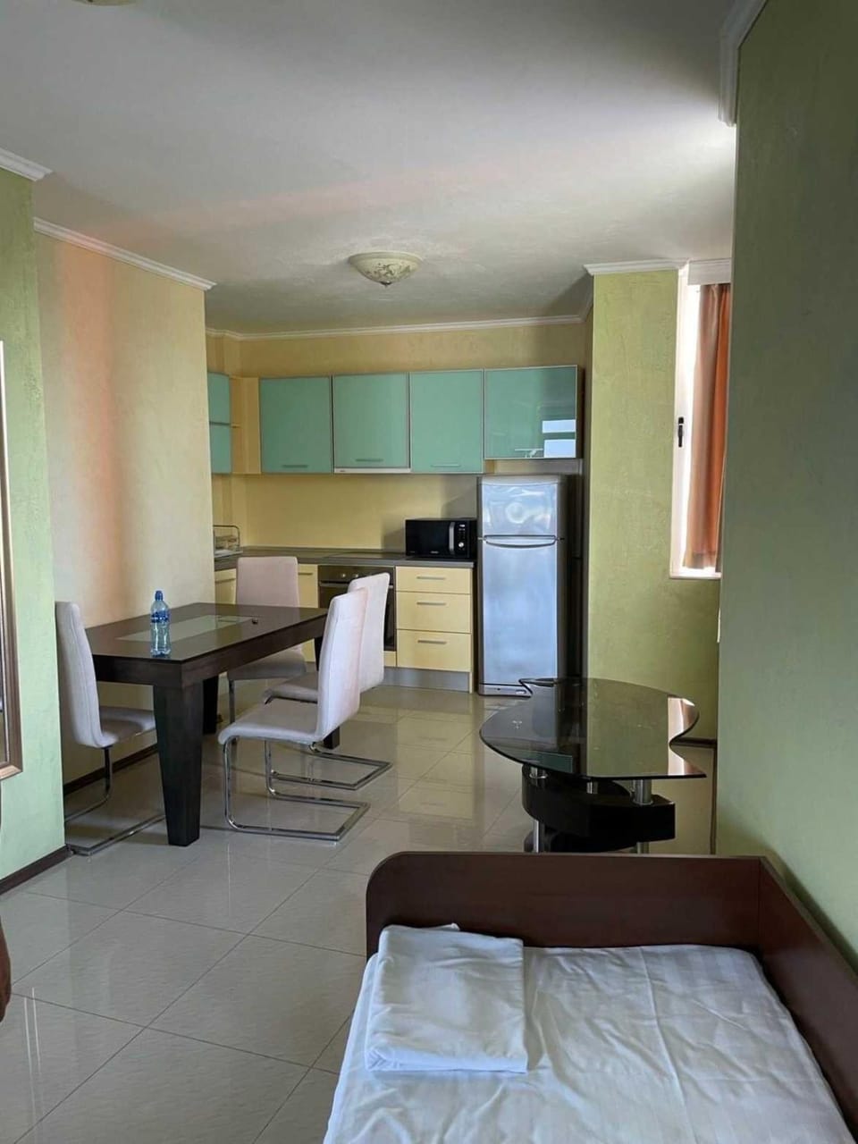 Bed, Kitchen or kitchenette, Photo of the whole room, minibar, pet friendly