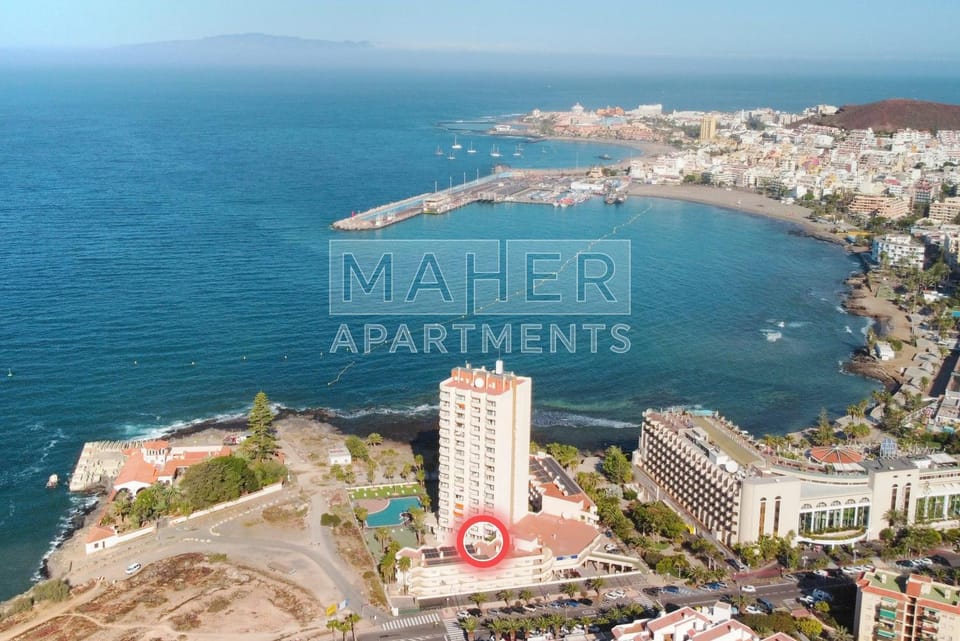 Property building, Beach, Swimming pool