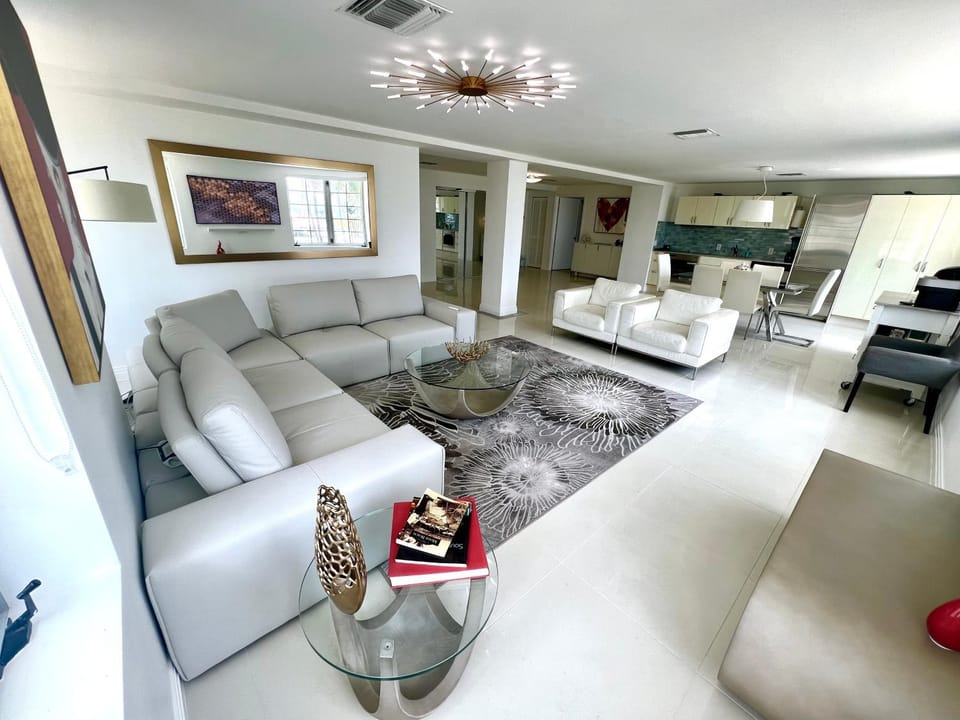 TV and multimedia, Living room, Seating area