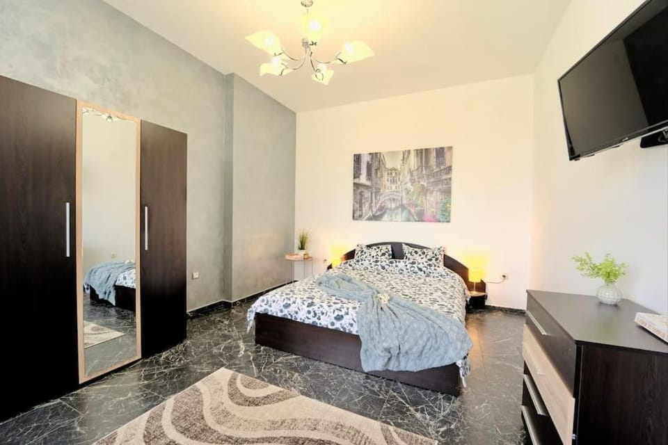 Cozy 1-Bedroom flat in the very Center of Sofia Apartment in Sofia