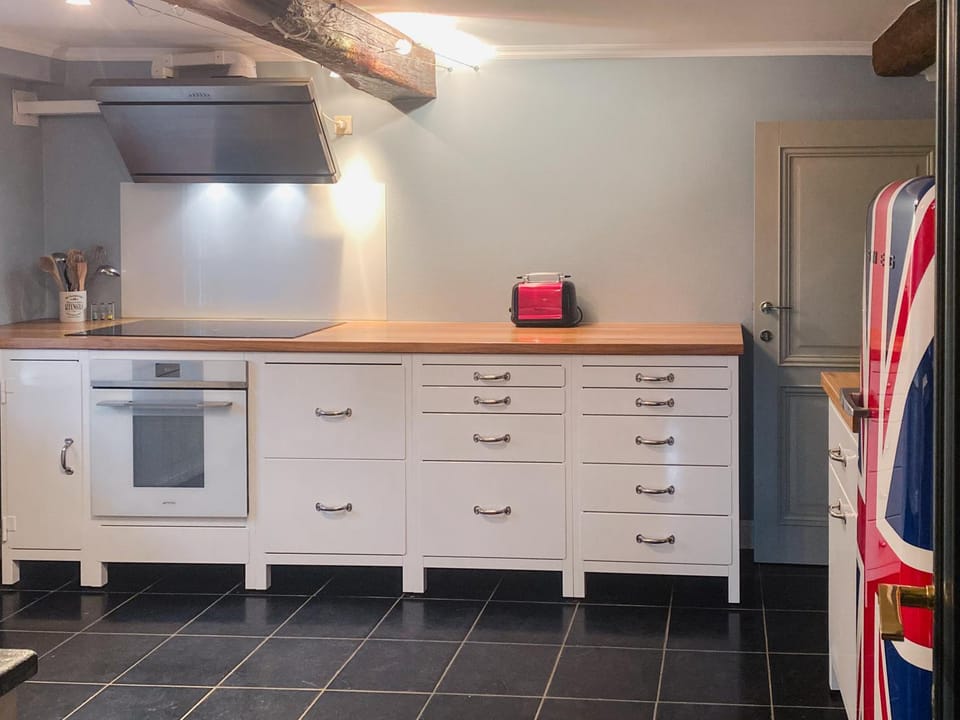 dishwasher, oven, stove, kitchen