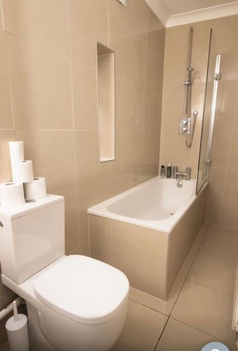 Cool, Quiet Notting Hill 2 BED APT Apartment in City of Westminster