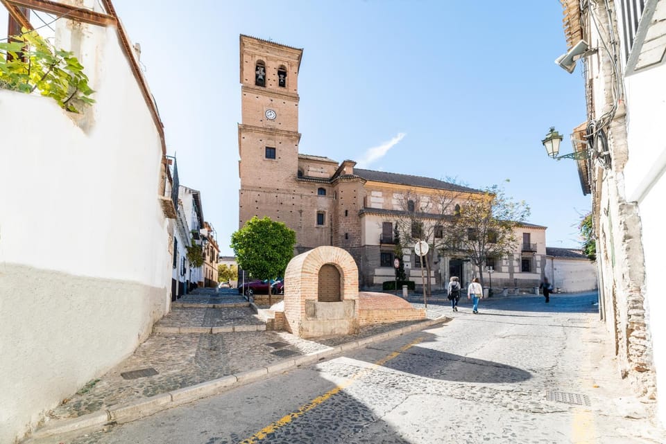 Neighbourhood, Landmark view, Street view