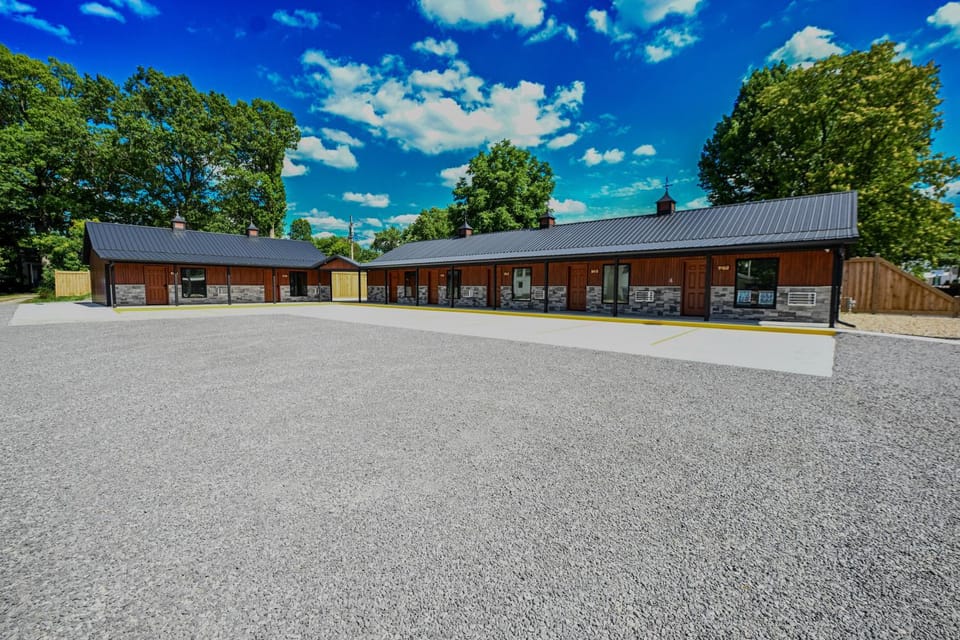 Property building, Day, Parking