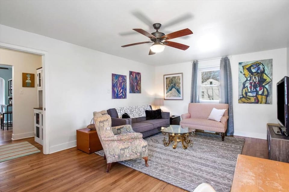 Private House Mins to Maymont Park Walking Trails and VCU House in Richmond