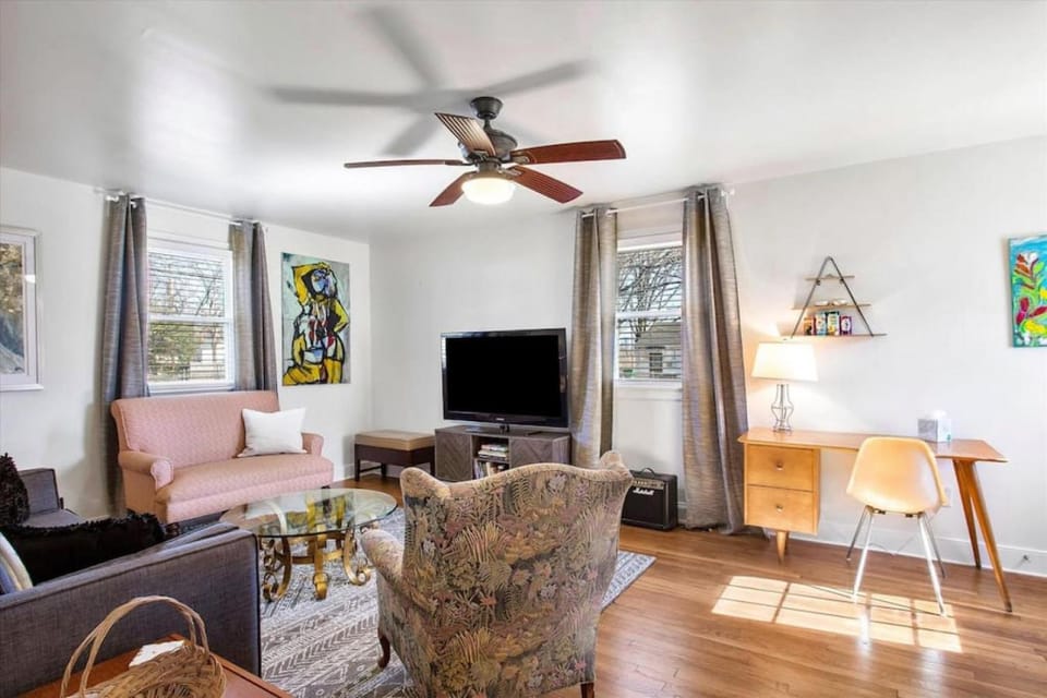 Private House Mins to Maymont Park Walking Trails and VCU House in Richmond