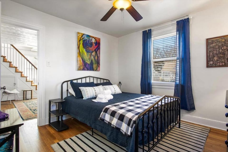 Private House Mins to Maymont Park Walking Trails and VCU House in Richmond