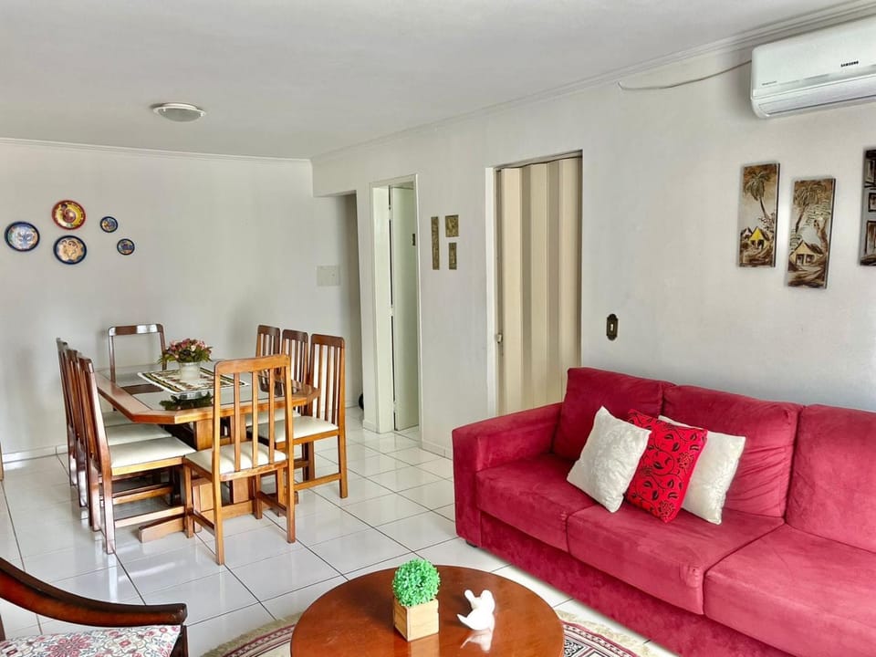 Seating area, Dining area, air conditioner