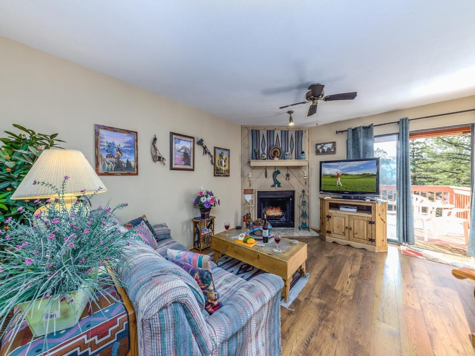 TV and multimedia, Balcony/Terrace, Living room, Seating area, fireplace, furniture