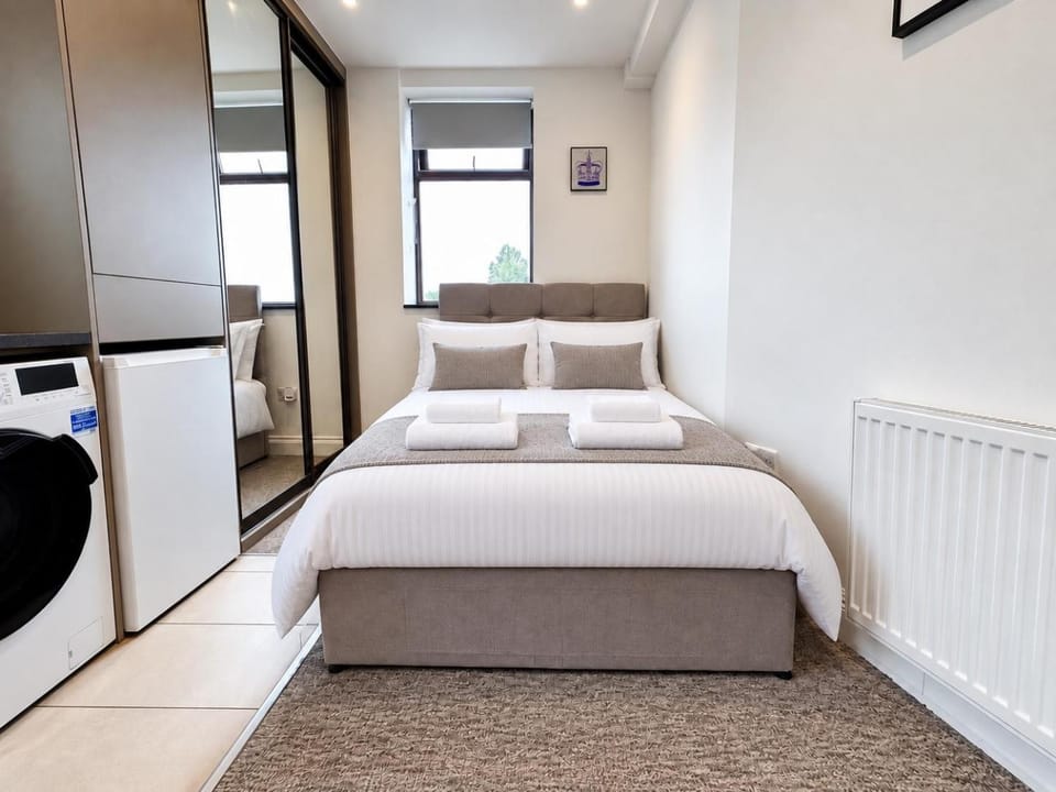 Unique Modern, Private Apartment,15 Mins To Central London Apartment in London