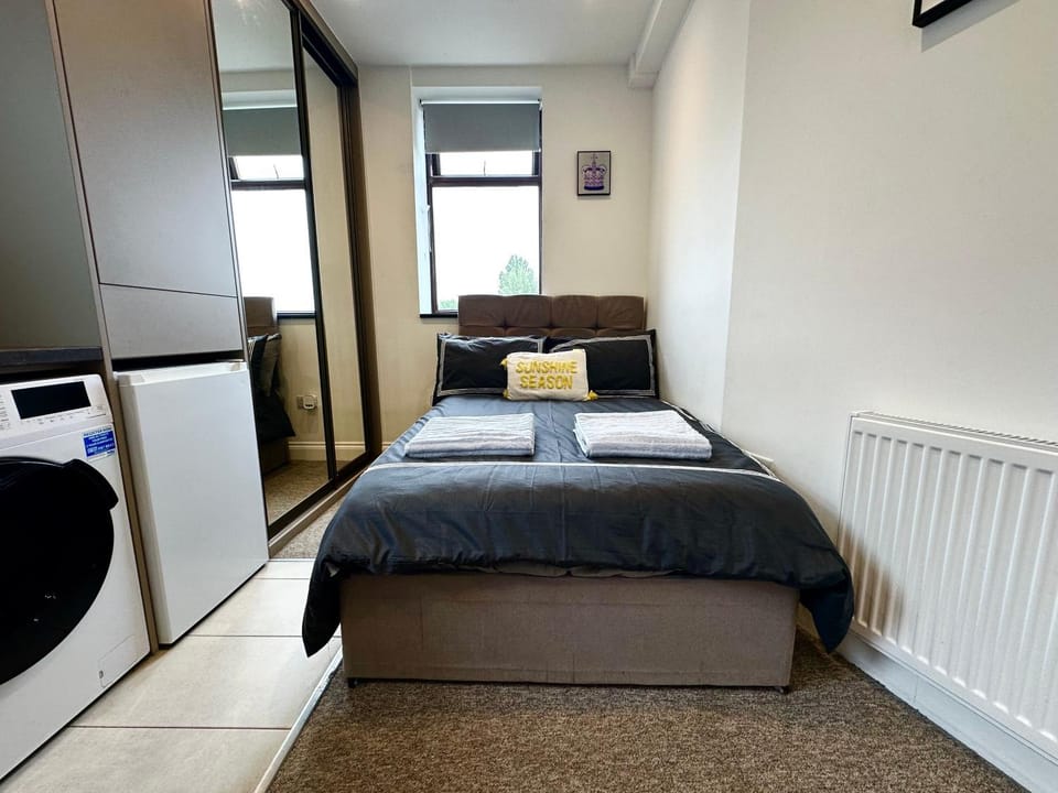 Unique Modern, Private Apartment,15 Mins To Central London Apartment in London