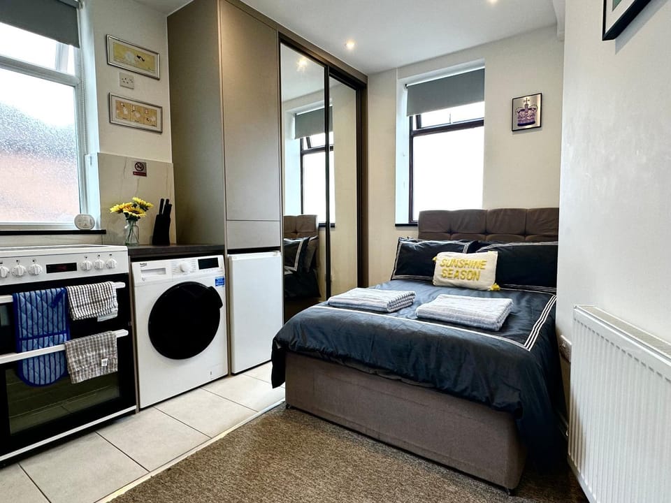 Unique Modern, Private Apartment,15 Mins To Central London Apartment in London