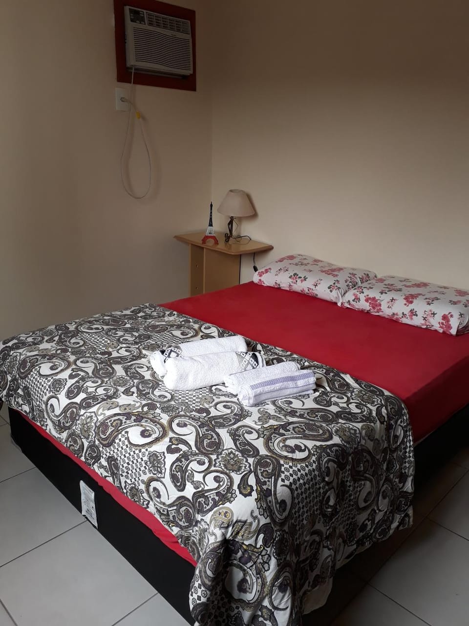 Bed, Photo of the whole room, Bedroom, towels, air conditioner