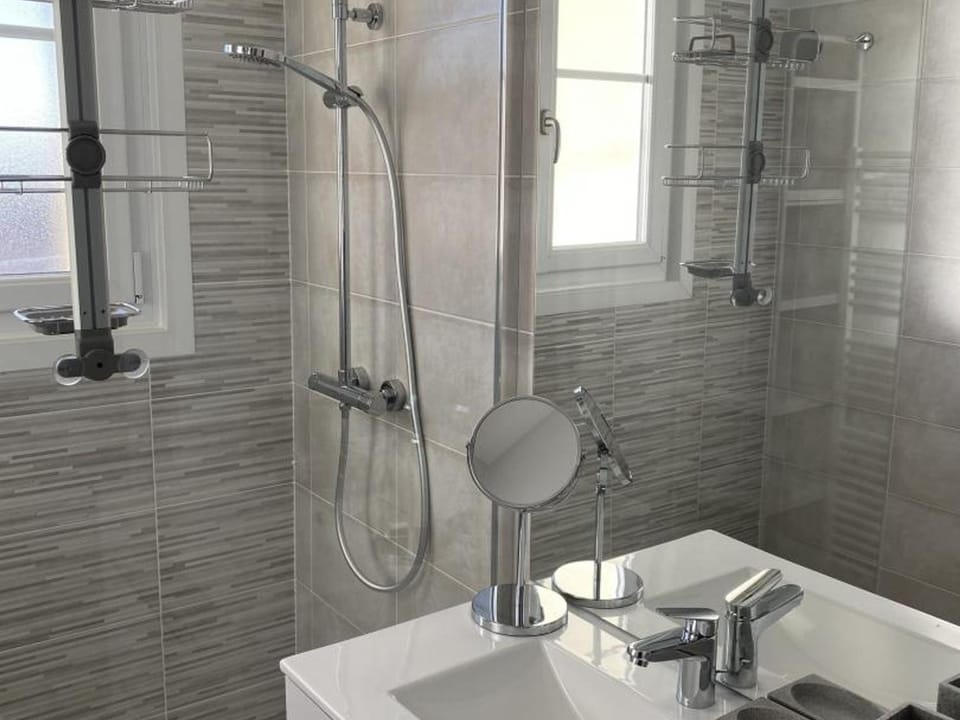 Gîte de charme avec piscine chauffée, jardin privatif et équipements bébés, à 15 min d’Angoulême - FR-1-653-16 House in Nouvelle-Aquitaine