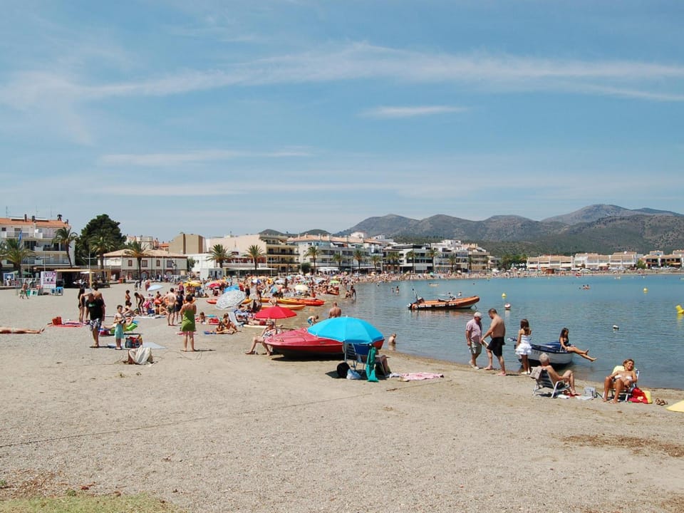 Apartamento céntrico, luminoso a 100m de la playa con balcón y wifi (01/06-30/09) - ES-228-3 Apartment in Alt Empordà