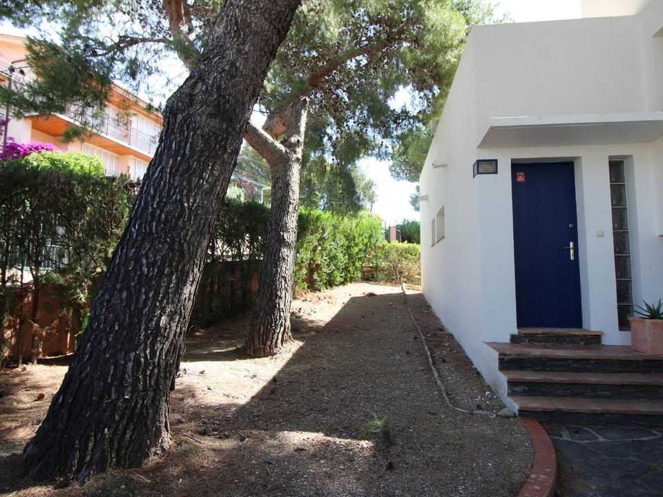 Casa con jardín a 100m de la playa en Llançà, cerca del puerto y comercios - ES-228-12 Villa in Alt Empordà