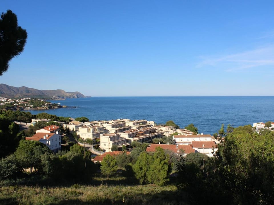 Casa familiar con jardín y vista al mar en Llançà - ES-228-9 Villa in Alt Empordà