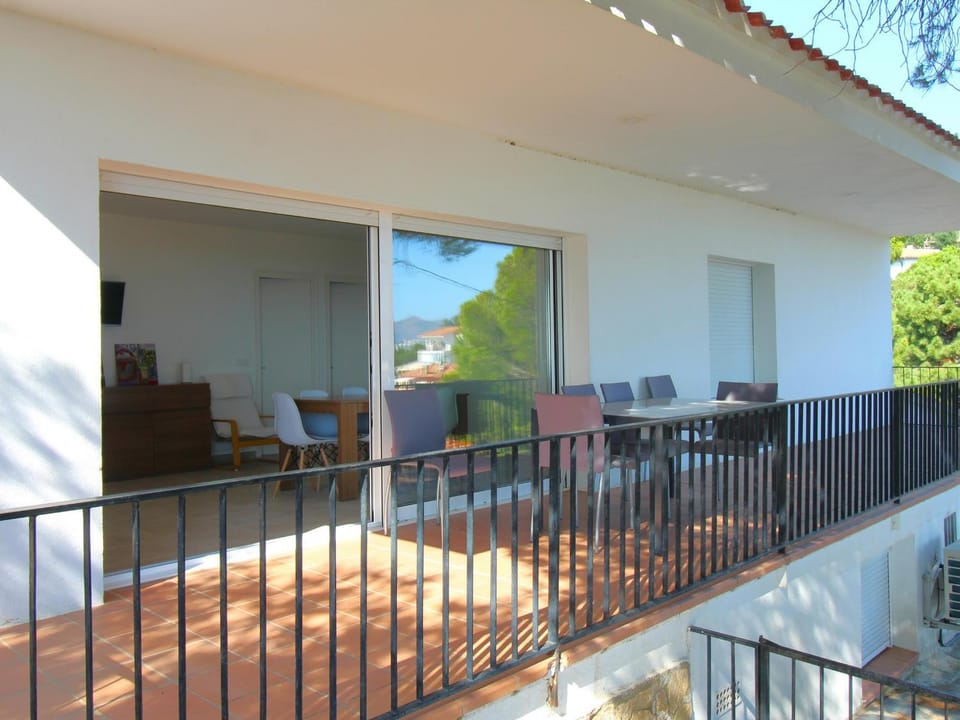 Casa familiar en Llançà, terrazas y aire acondicionado - ES-228-10 Villa in Alt Empordà