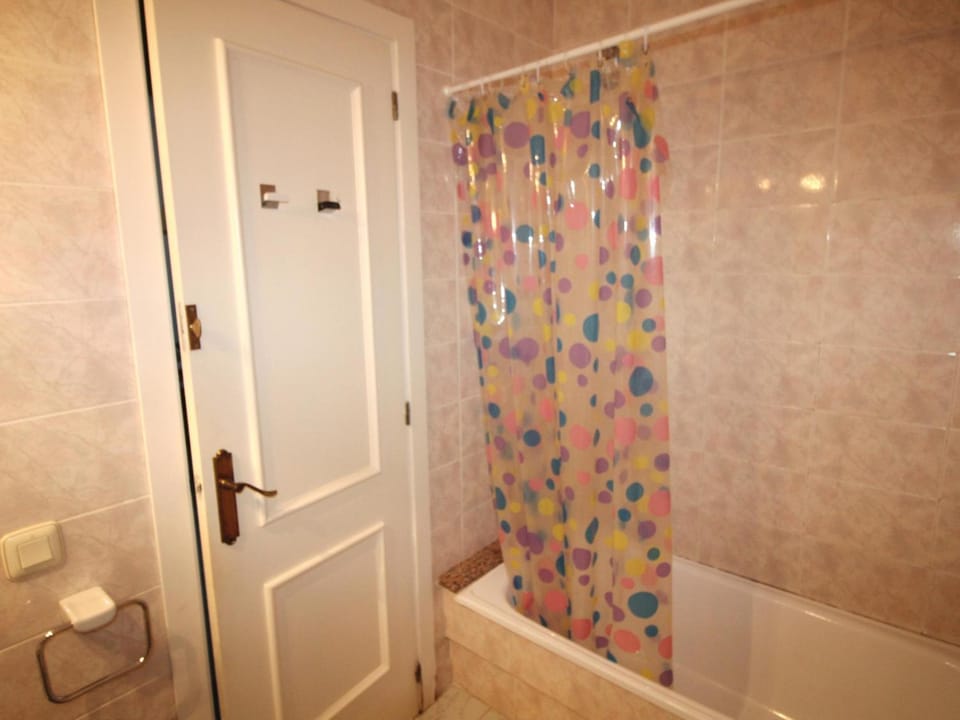 Apartamento luminoso en Llançà con piscina comunitaria, cerca de la playa - ES-228-22 Apartment in Alt Empordà
