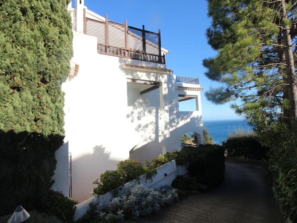 Apartamento luminoso en Llançà con piscina comunitaria, cerca de la playa - ES-228-22 Apartment in Alt Empordà