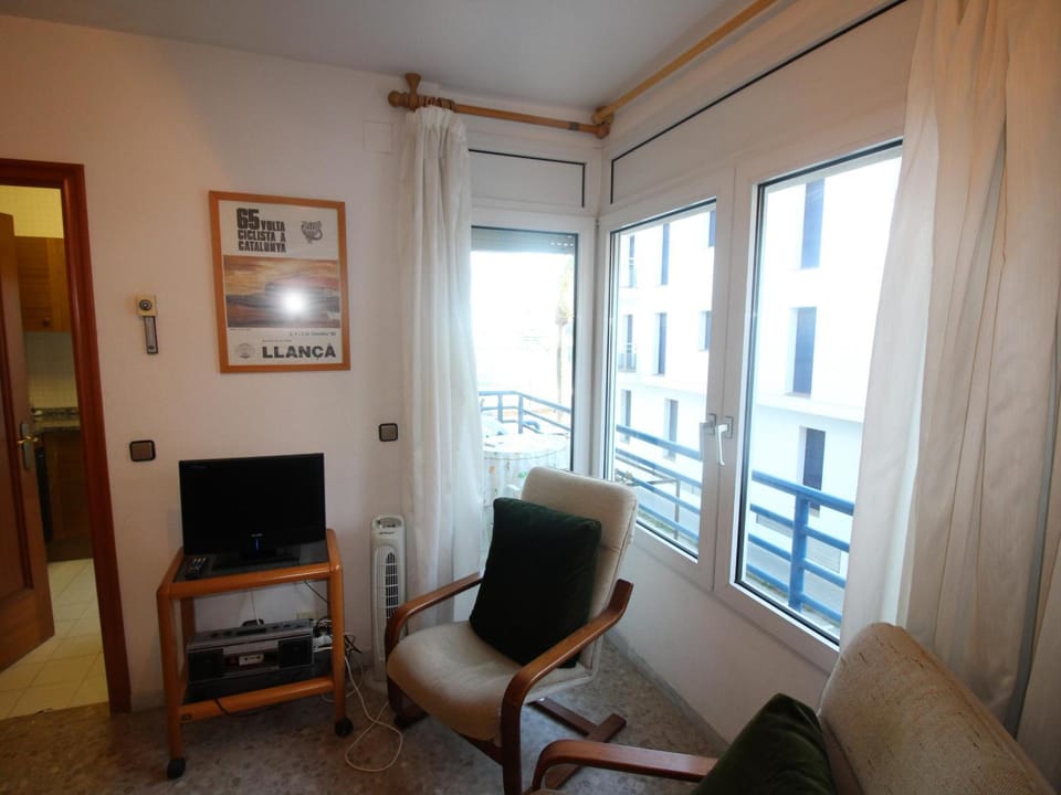 Apartamento céntrico a 10 m del mar, 1 habitación, mascotas permitidas - ES-228-29 Apartment in Alt Empordà