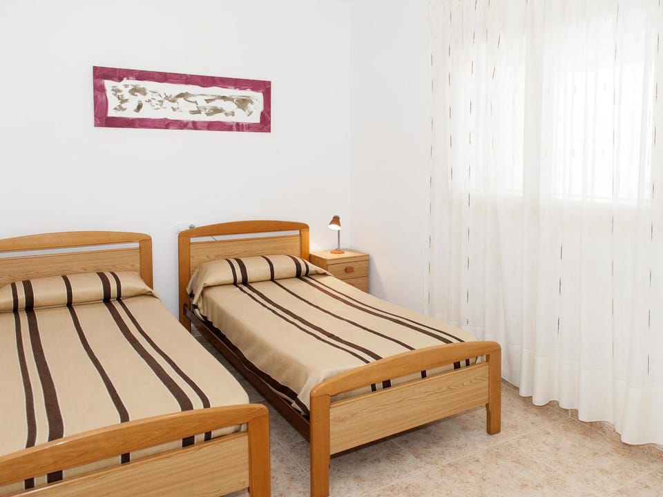 Apartamento con terraza, parking y jardín, a 300m de la playa - ES-228-40 Apartment in Alt Empordà