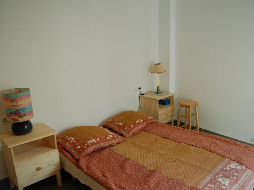 Apartamento moderno a 150m de la playa con terraza y parking, cerca del puerto y comercios - ES-228-38 Apartment in Alt Empordà