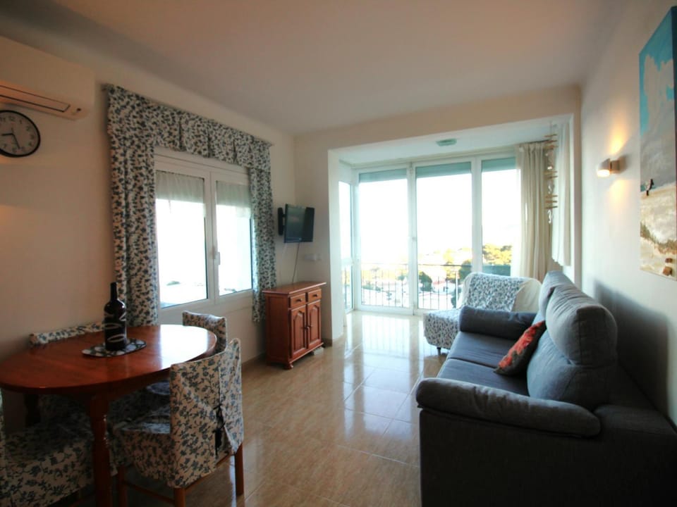 Apartamento Acogedor en Zona Tranquila, Se Admiten Animales - ES-228-70 Apartment in Alt Empordà