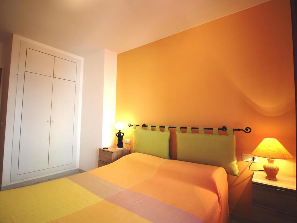 Apartamento planta baja con gran terraza cerca de playa - ES-228-65 Apartment in Alt Empordà